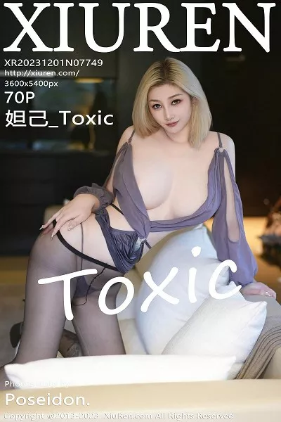 [XiuRen秀人网]No.7749_女神妲己_Toxic性感紫色连衣短裙配魅惑黑丝秀雪峰美臀诱惑写真70P