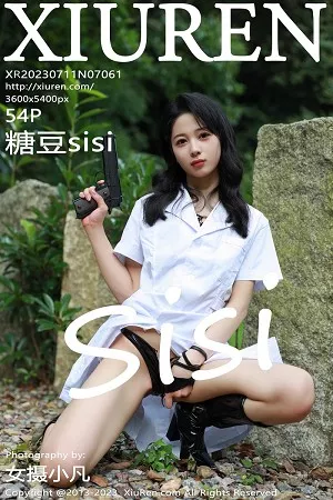 [XiuRen秀人网]No.7061_模特糖豆sisi户外脱白色外衣露黑色皮质情趣战衣惹火诱惑写真54P