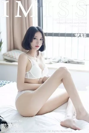 [IMISS爱蜜社]Vol.595_气质美女艺轩私房脱短裙露肉丝裤袜秀蕾丝内衣完美诱惑写真69P