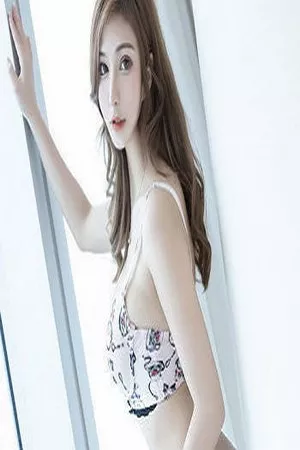 [IMISS爱蜜社]Vol.373_气质美女Lavinia性感连身裙秀丝袜美腿+私房内衣完美诱惑写真41P