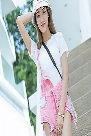 [IMISS爱蜜社]Vol.295_嫩模美琪vicky户外粉色背带牛仔热裤秀完美身材性感写真34P