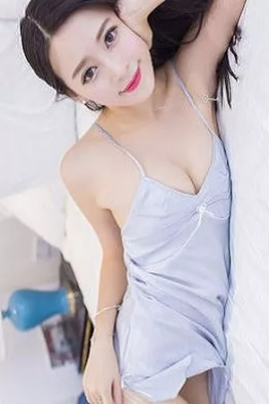 [IMISS爱蜜社]Vol.137_气质美女王曼妮好Q性感内衣秀白嫩肌肤纯白诱惑写真45P