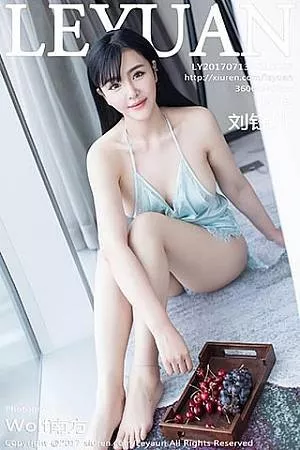 [LeYuan星乐园]Vol.045_女神刘钰儿居家蓝色吊带蕾丝睡裙秀傲人豪乳完美曲线写真37P