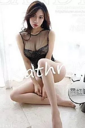 [Candy网红馆]Vol.065_嫩模小狐狸Kathryn黑色蕾丝情趣内衣配肉丝裤袜妩媚诱惑写真46P