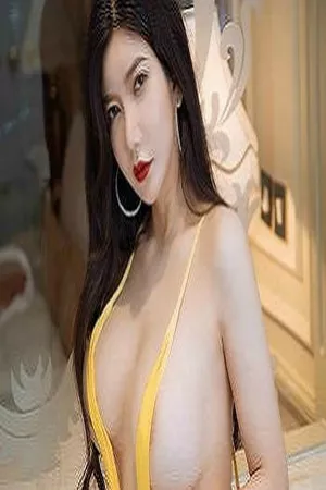 [HuaYang花漾]Vol.136_女神心妍小公主私房黄色情趣内衣遮三点秀豪乳喷血诱惑写真45P