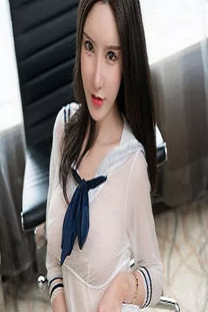 [HuaYang花漾]Vol.046_嫩模周于希OL制服白衬衣黑短裙配无内黑丝裤袜诱惑写真41P