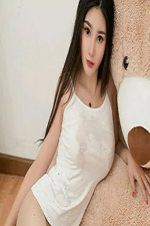 [HuaYang花漾]Vol.034_嫩模小甜心Candy居家无内肉丝裤袜白色吊带背心湿身诱惑写真40P