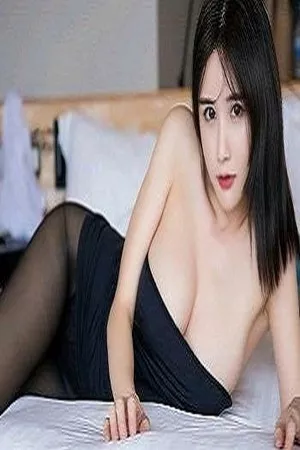 [XiaoYu画语界]Vol.030_女神小沫琳马尔代夫旅拍低胸睡衣配黑丝裤袜秀豪乳诱惑写真71P