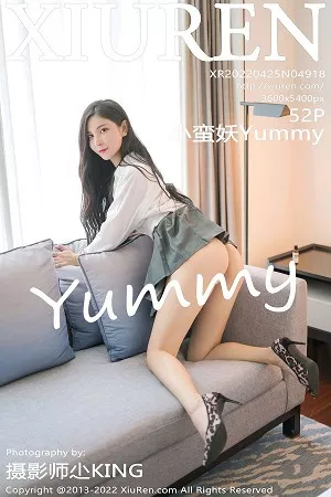 [XiuRen秀人网]No.4918_模特小蛮妖Yummy性感白T配灰色短裙露白色蕾丝内衣诱惑写真52P