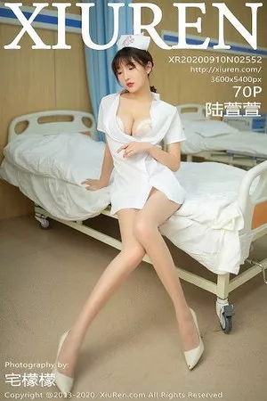 [XiuRen秀人网]No.2552_嫩模陆萱萱轮椅护士主题半脱制服露无内肉丝裤袜撩人诱惑写真70P