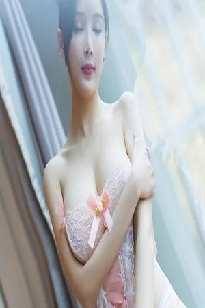 [XiuRen秀人网]No.2025_女神奶瓶土肥圆私房镂空蕾丝内衣秀火辣身材极致诱惑写真50P