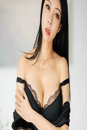 [XiuRen秀人网]No.1813_性感御姐果儿Victoria私房古典旗袍配无内肉丝撩人诱惑写真56P