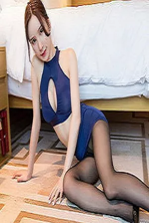 [XiuRen秀人网]No.1532_女神周于希Sandy私房蓝色短裙配无内黑丝裤袜秀美腿诱惑写真45P