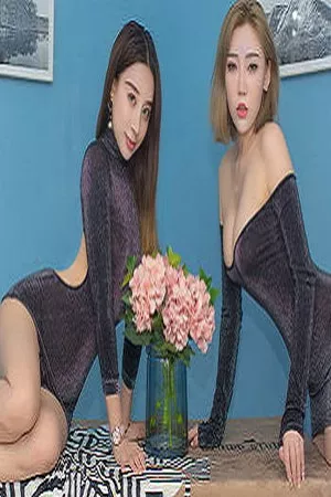 [XiuRen秀人网]No.1077_嫩模萌汉药baby与筱慧居家姐妹花性感私房PK爆乳诱惑写真50P