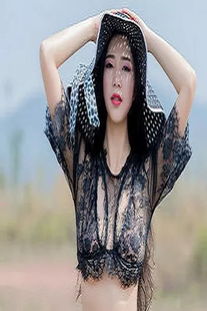 [XiuRen秀人网]No.1058_女神宋KiKi户外蕾丝情趣内衣+白色蕾丝装大胆露出诱惑写真35P