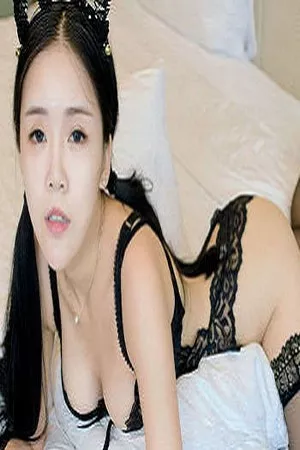 [XiuRen秀人网]No.841_巨乳嫩模红气球分体死库水加黑色蕾丝内衣爆乳诱惑写真49P