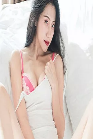[XiuRen秀人网]No.762_长腿美女大熙白色吊带背心秀红色内衣性感美胸写真53P