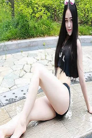 [XiuRen秀人网]No.378_嫩模佩佩_Cassie泳池边性感黑色比基尼秀完美身材写真48P