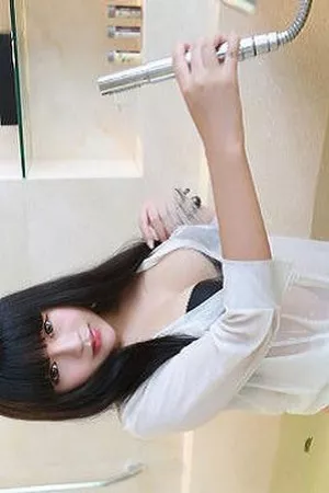 [XiuRen秀人网]No.215_萝莉嫩模八宝icey三亚旅拍性感内衣系列童颜巨乳诱惑写真77P