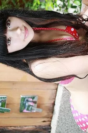[XiuRen秀人网]No.183_平面模特刘雪妮verna泰国旅拍红色圆点比基尼性感写真62P