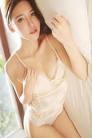 [MyGirl美媛馆]Vol.176_嫩模熊吖BOBO苏梅岛旅拍性感粉色吊带睡衣秀美胸写真64P