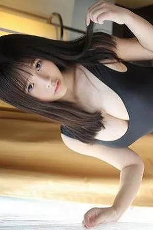 [MyGirl美媛馆]Vol.166_嫩模Evelyn艾莉三亚旅拍黑色死库水秀曲线黑丝吊袜写真62P