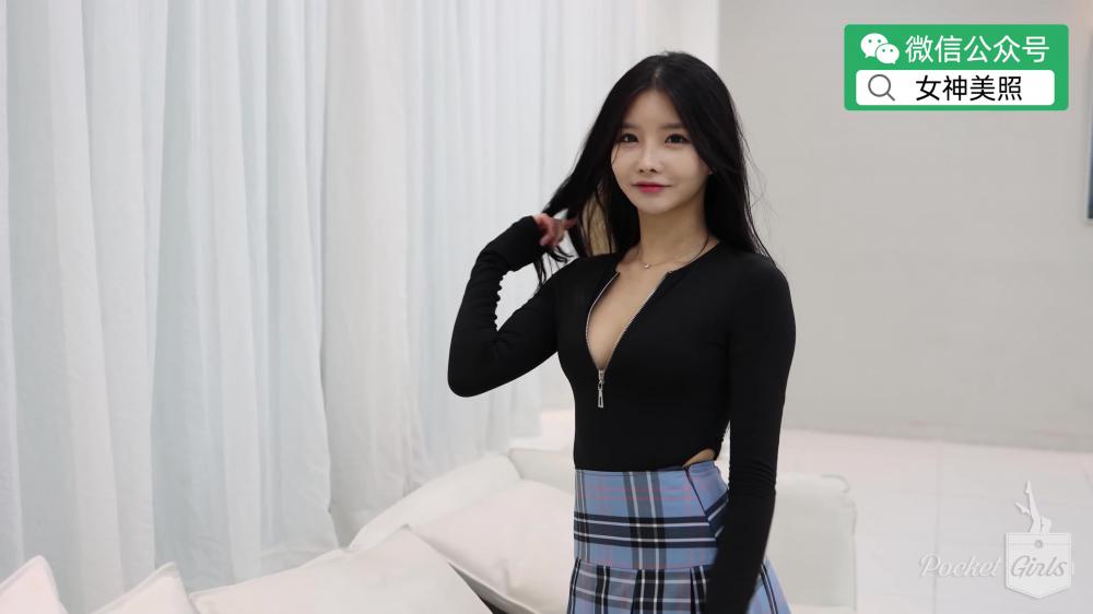 Venus G拉链低胸，最低了，整个胸部都要弹出来了