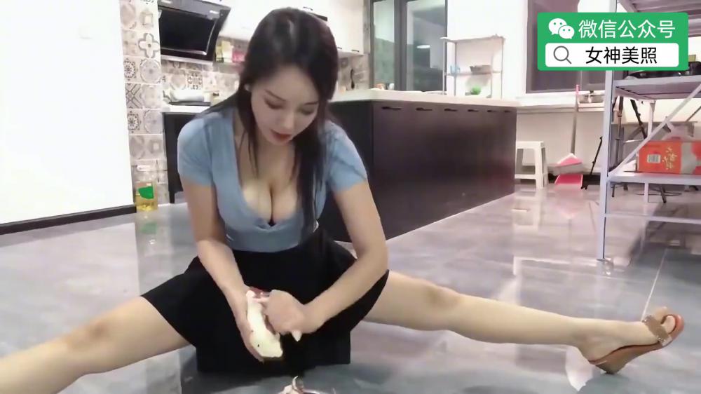 性感波~霸今天教大家做一道拔丝地瓜