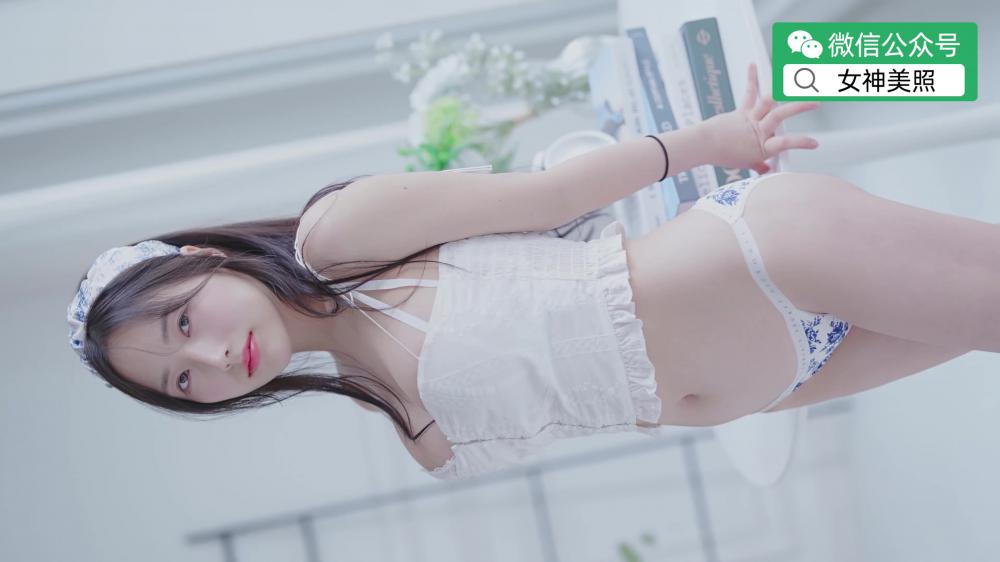 真人可爱的内衣，青花瓷内裤很有特色哦
