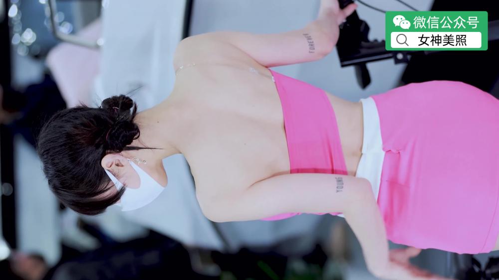 SHOW Model (Song Jua粉色超低胸短裙，性感视频