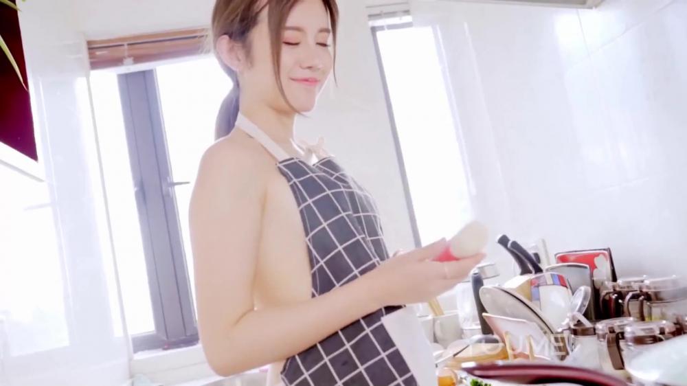 尤美视频 095 厨间秀色 卓娅祺性感写真视频
