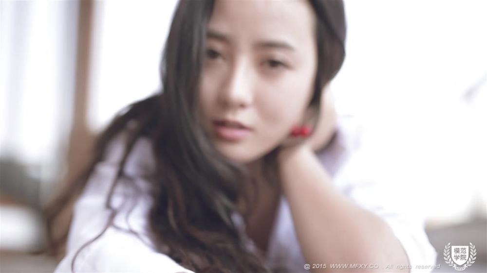 模范学院 007 Manuela玛鲁娜性感写真视频